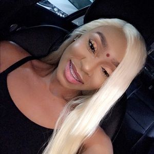 Meet your Posher, Chanel